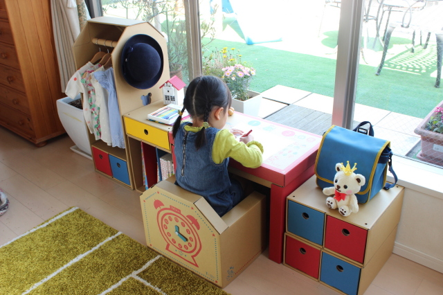 ダンボール家具